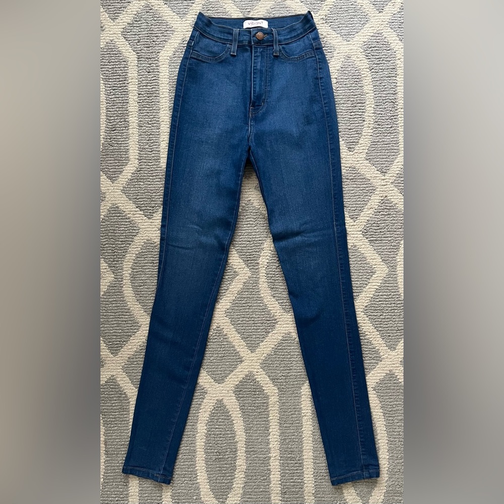 Vibrant high-waisted skinny jeans